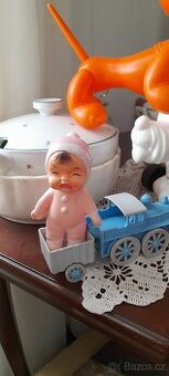 Retro hračky     modrá mašinka prodána