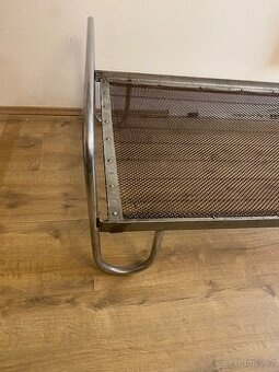 Funkcionalistická postel