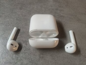 Sluchátka Airpods - 1