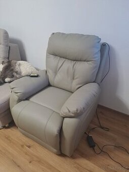 Koženkové elektrické polohovací křeslo