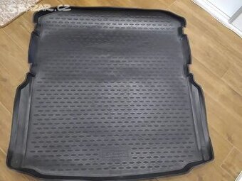Gumový koberec Octavie III liftback