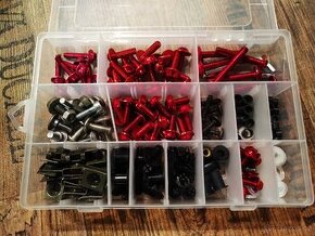 Sada šroubů do kapoty