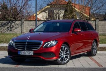 Mercedes-Benz Trieda E Kombi 220 d 4MATIC AT/9