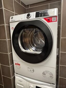 Sušička Hoover úzká