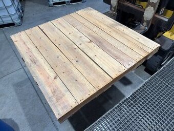 Masivní dřevěné palety 110x110 cm