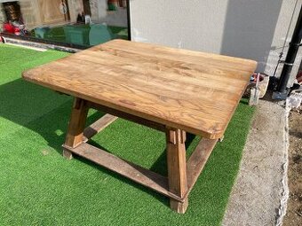 Masivní stůl jasan