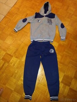 Chlapecká tepláková souprava velikost 146