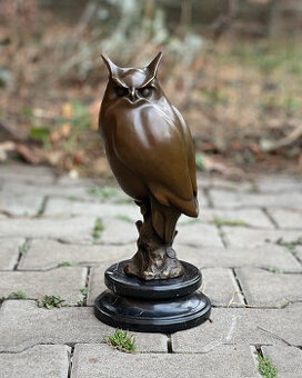 Bronzová socha Sova kalous ušatý symbol moudrosti dárek