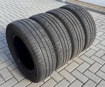 4 ks letních pneu Michelin Agilis 51 215/65 R15C