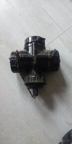 Rozdvojka armádní vodotěsná bakelitová