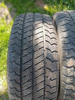 Zimní pneu  195/60/16c Barum
