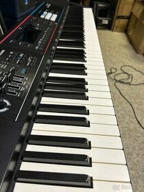 Roland Juno DS88 sytezator/stage piano