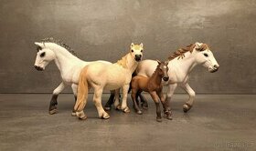 Schleich koně - rodinka koní Camargue