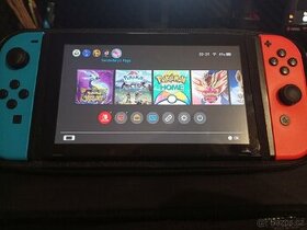 Nintendo Switch + všechno příslušenství + Pokemon hry - 1