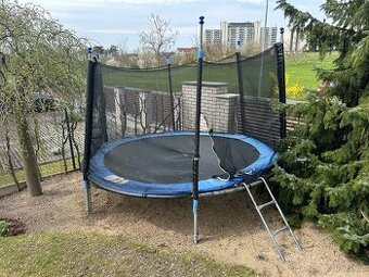 Dětská trampolína