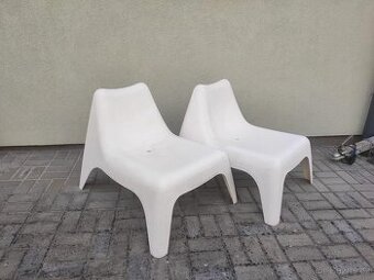 Dvě venkovní křesla Ikea
