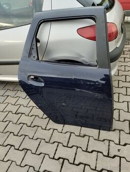 Dacia Duster 2010- pravé zadní dveře
