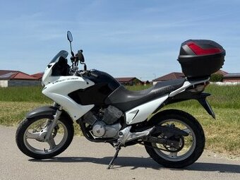 HONDA VARADERO XL125V, výkon 11kW