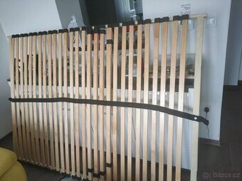 Prodám dřevěný laťkový rošt 140 × 200 cm