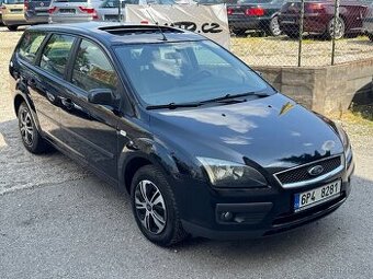 Ford Focus, 1.6i,KLIMA,ŠÍBR,TAŽNÉ