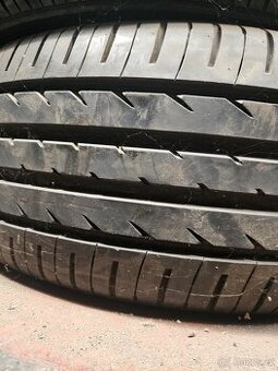 215/50R18 92V Toyo