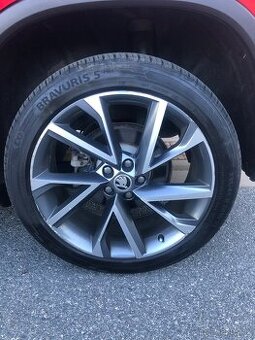 Prodám 2ks pneu Barum 235/45R20WXL