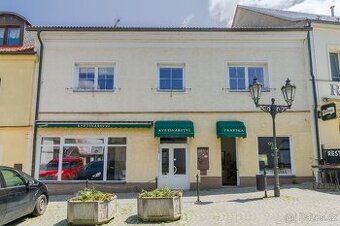 Vícegenerační dům v centru Doks, 330 m² – bydlení i investič