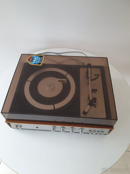 Retro gramofon Tesla