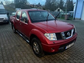 Nissan Navara Double-Cab 2.5DCi 126kw 2009 slušný stav