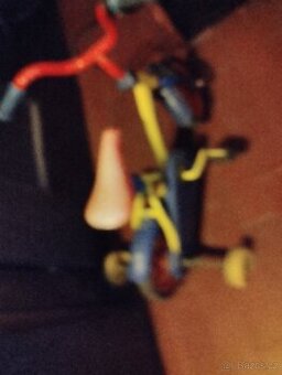 Dětské kolo s přídavnými kolečky