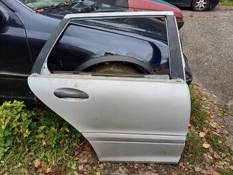 Pravé zadní dveře na Mercedes w203 combi