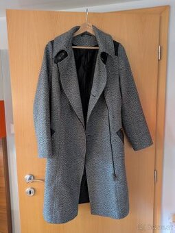 Podzimní dámský kabát