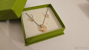 Stříbrný set šperků: náušnice, přívěsek a řetízek