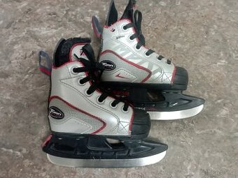 Clapecké lední brusle 27-30