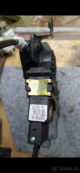Řídící jednotka dveří (motorek) Škoda Octavia 1