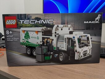 LEGO® Technic 42167 Popelářský vůz Mack® LR Electric