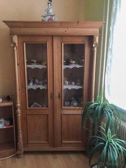 Rustikální masivní nábytek do obývacího pokoje