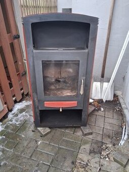 Krbová kamna s výměníkem.