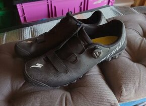 tretry Specialed, stav nových