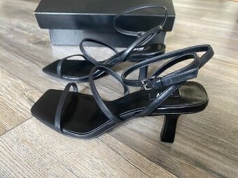 DÁMSKÉ BOTY DKNY 36 - NOVÉ - 1