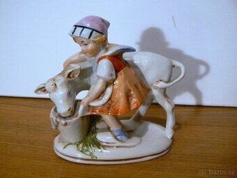 stará figurální plastika-porcelánová