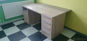 Prodám kancelářký dřevěný stůl - 1