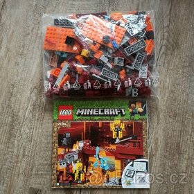 LEGO Minecraft 21154 Most plameňáků
