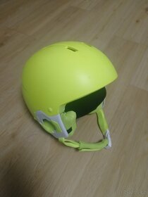 Dětská lyžařská helma 48-52cm