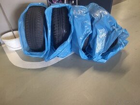 Zimní pneumatiky 215/60 R16