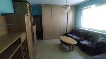 Pronájem 1 neprůchozího pokoje v bytě 3+1 Zlín Benešovo nábř