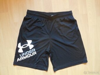 chlapecké Under Armour černé kraťasy šortky sport 164-170/S