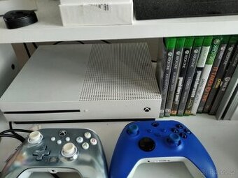 Xbox One S + ovladače + hry
