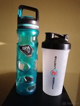 lahev BPA Free (650 ml) a šejkr (600ml)