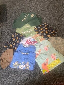 Prodám balík oblečení pro chlapečky, vel. 2–3 roky.